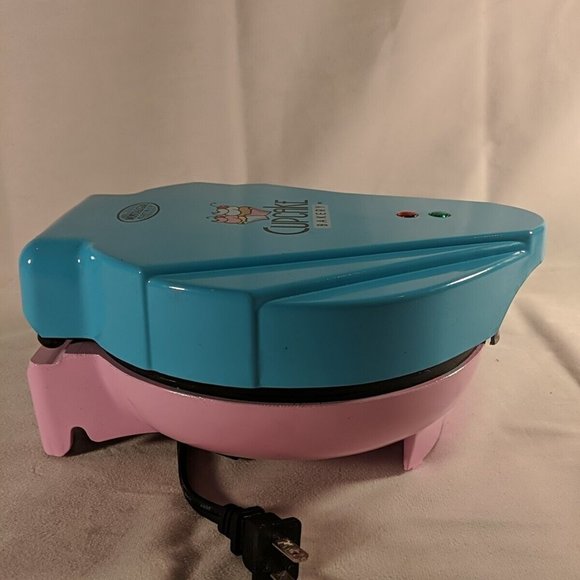 Nostalgia Electrics Cupcake Bakery Model CKM100 - Picture 9 of 11